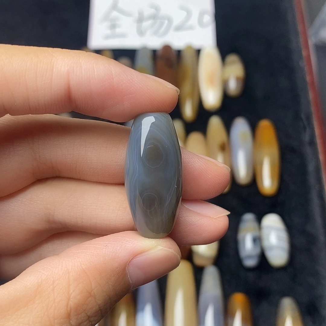 秋***.未镶嵌颈饰玛瑙/玉髓
