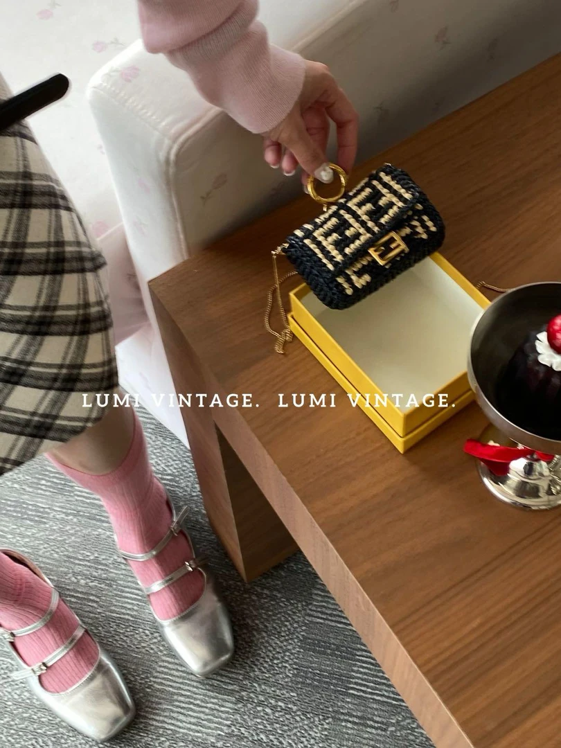 95新 FENDI/芬迪 迷你草编小废包62073294