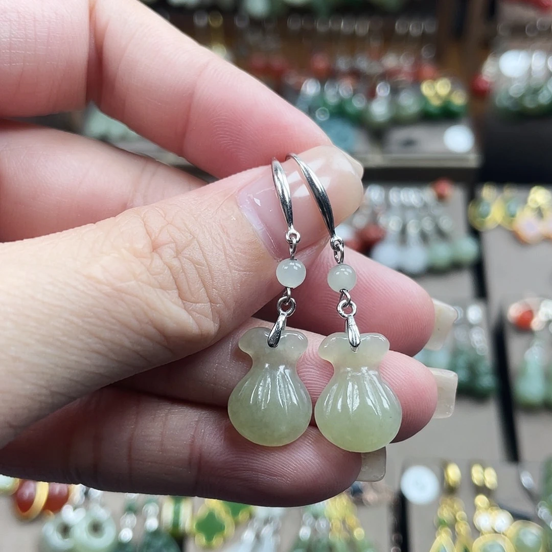 和田玉银S925镶嵌耳饰福袋