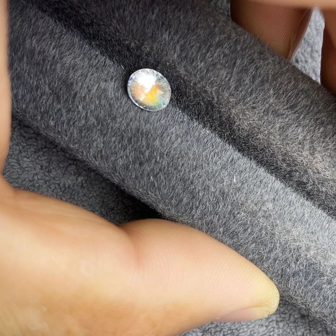 月光石裸石1.35Ct。