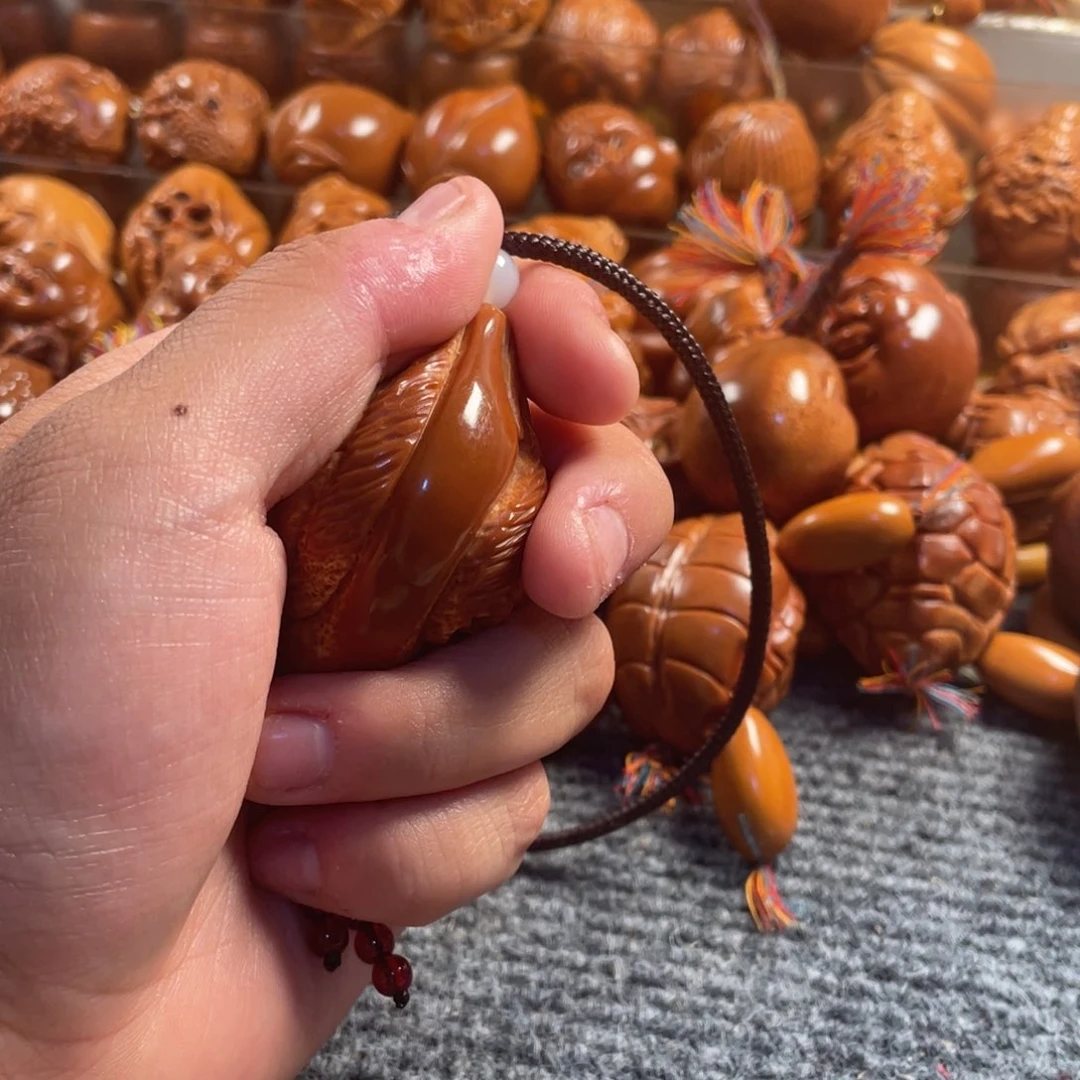 橄榄核吊坠独款三面