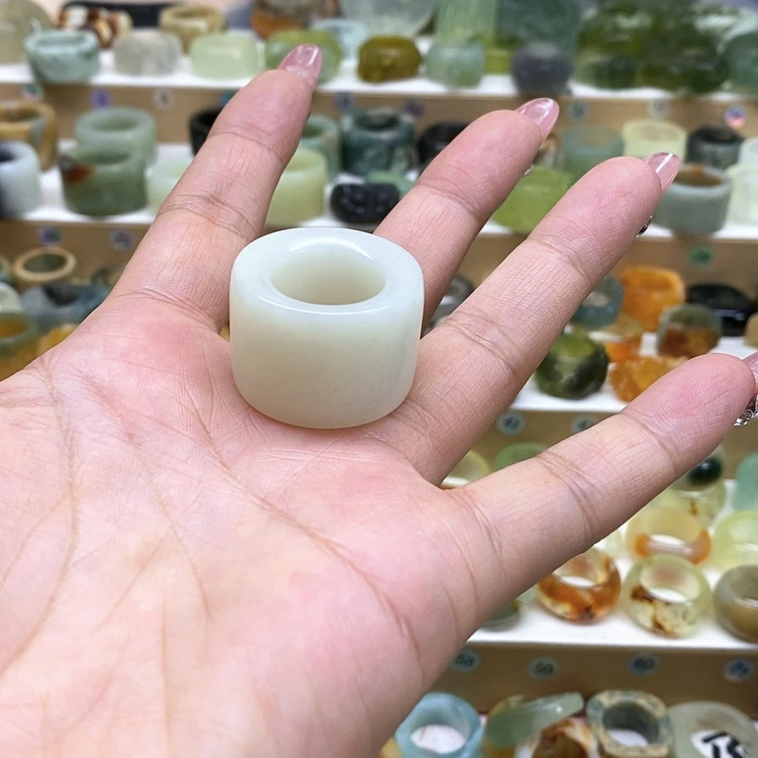 宠***佳岫玉未镶嵌天然玉石戒指