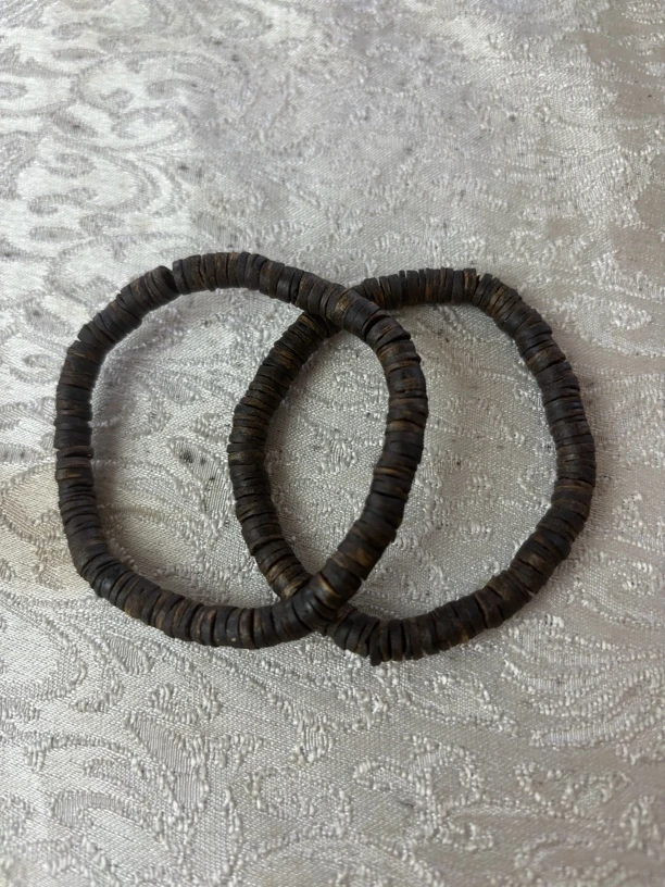 片珠虫漏5克沉水多样性发一沉香手串D022