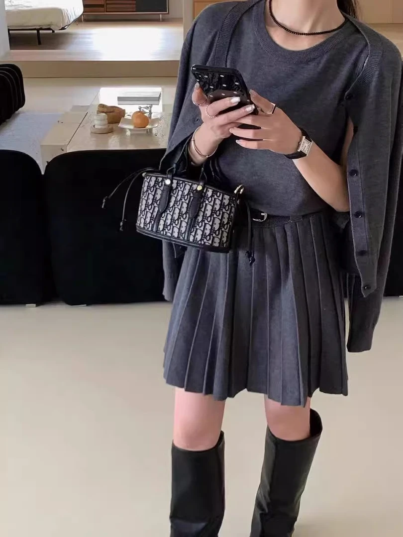 针织开衫背心百褶连衣裙两件套女秋冬新款高级感时尚气质毛衣套装