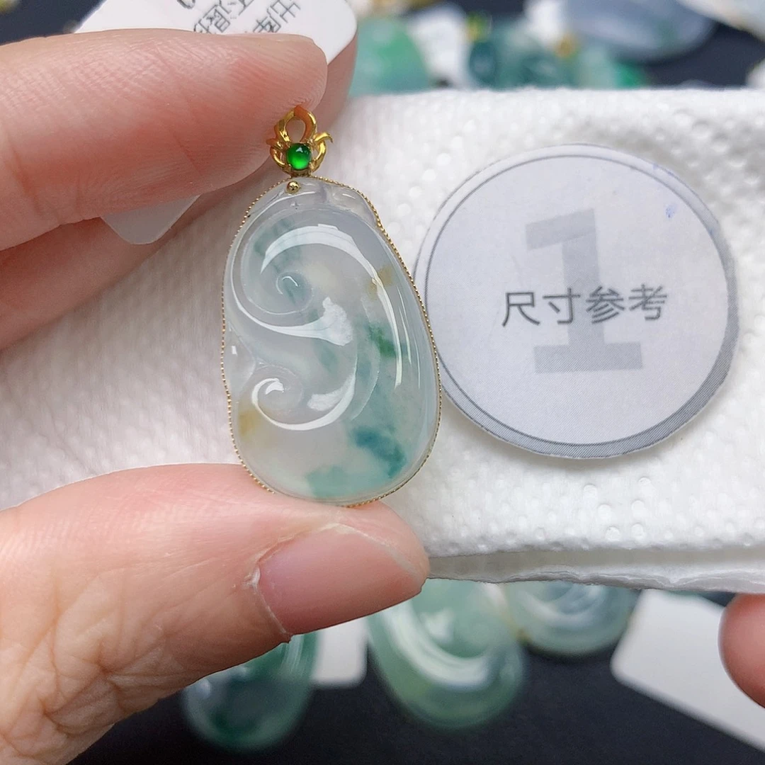 颈饰18K金镶嵌翡翠天然缅甸A货翡翠