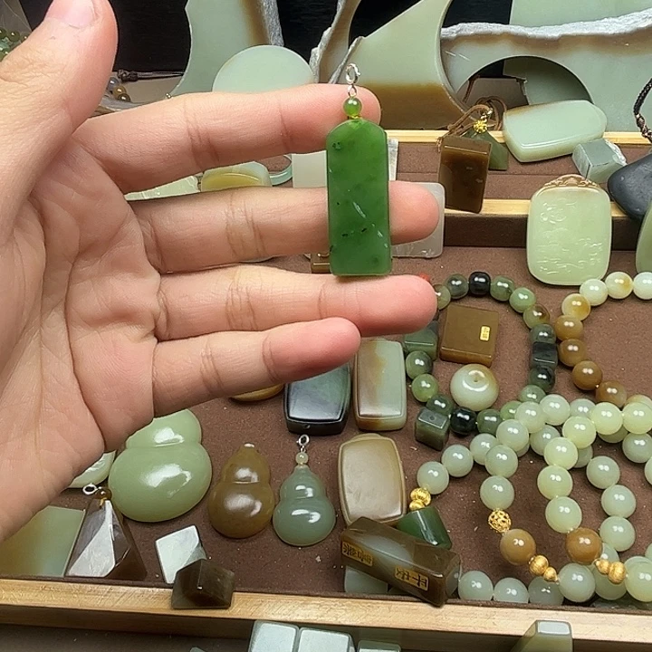 和田玉未镶嵌挂件