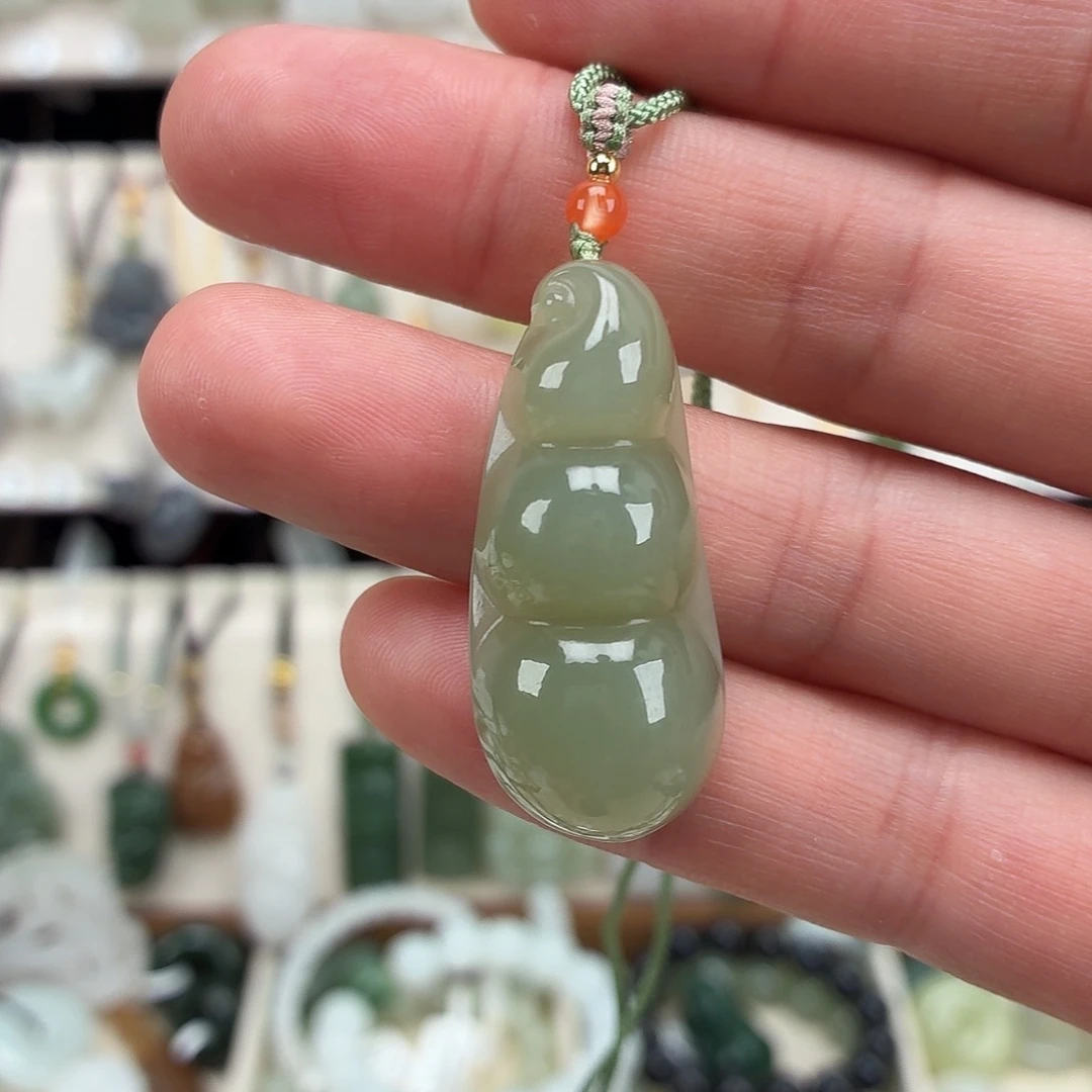 和田玉未镶嵌颈饰天然和田玉湖水绿三元福豆吊坠