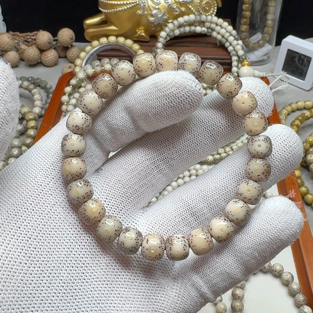 星月菩提手串石玉料9/8冰糖料月留白小细星