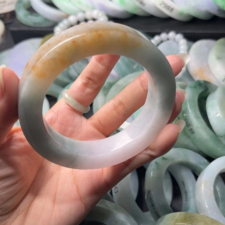 定制翡翠未镶嵌手镯