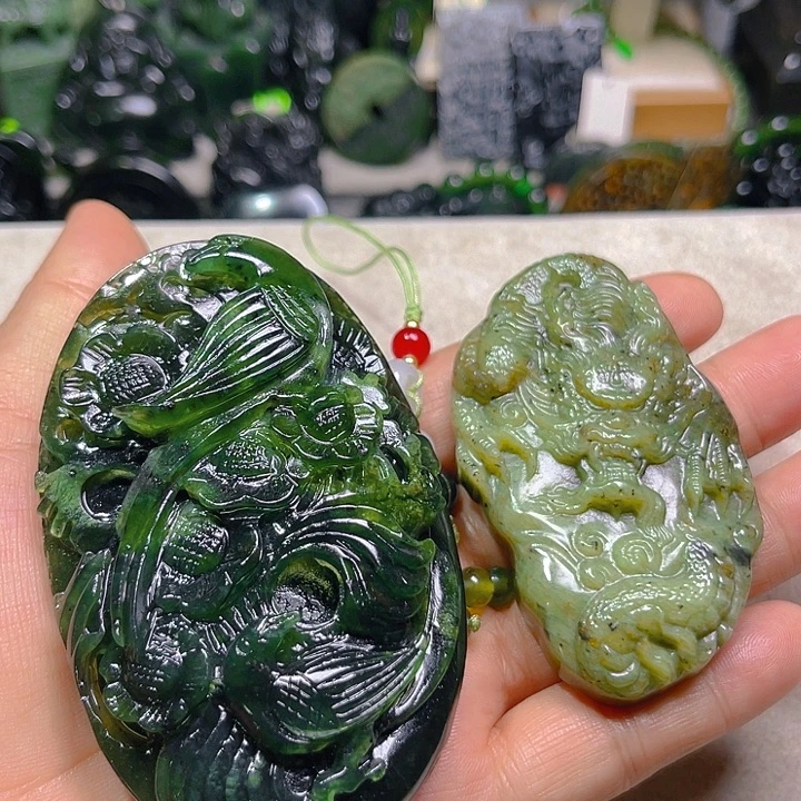 ****奕蛇纹石玉未镶嵌颈饰
