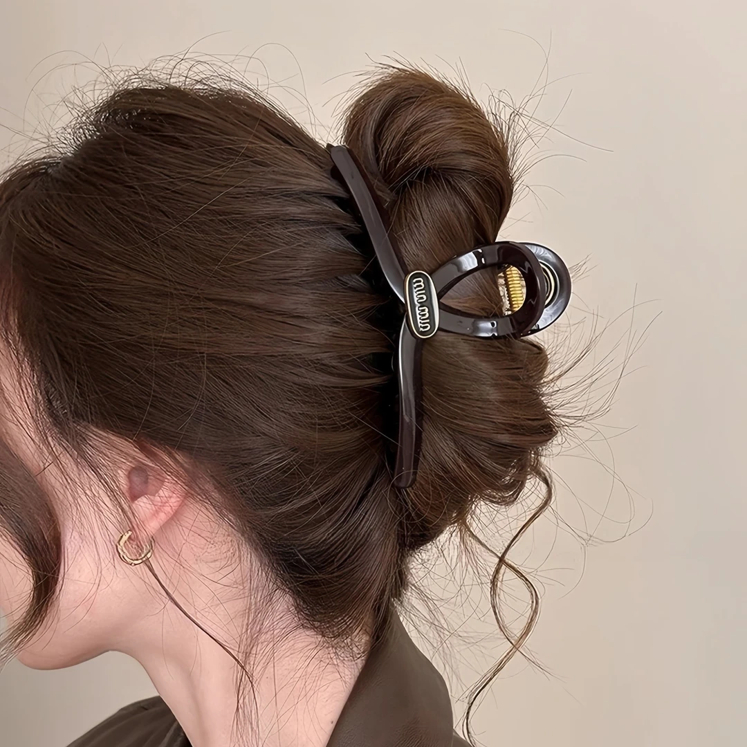 高品质金标字母抓夹女新款高级感后脑勺发夹气质鲨鱼夹子大号发饰