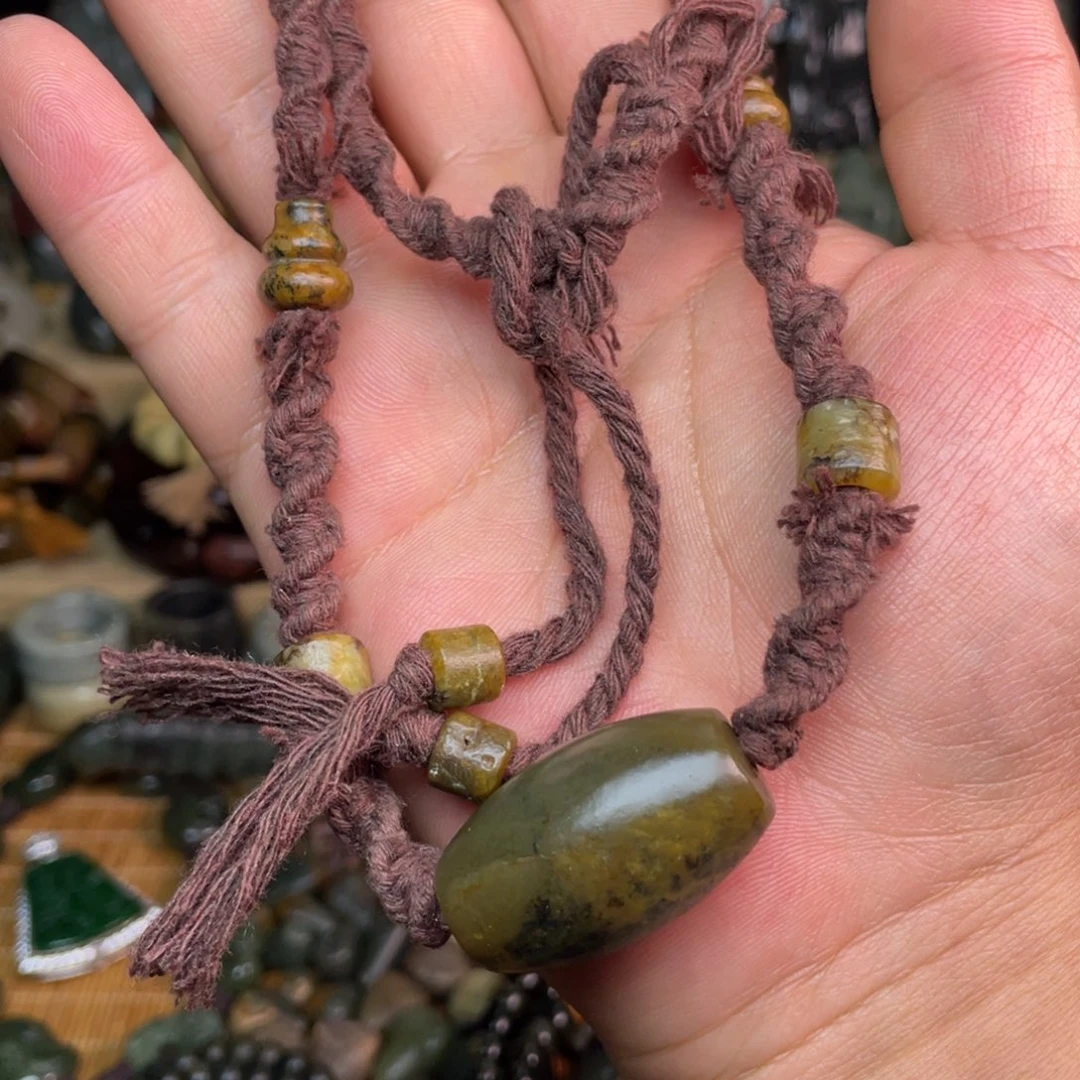 岫岩河磨玉（透闪石质玉）未镶嵌颈饰