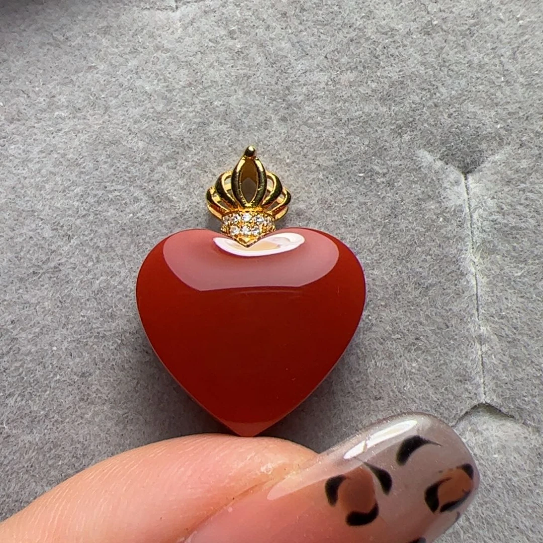 18K金镶嵌吊坠南红玛瑙