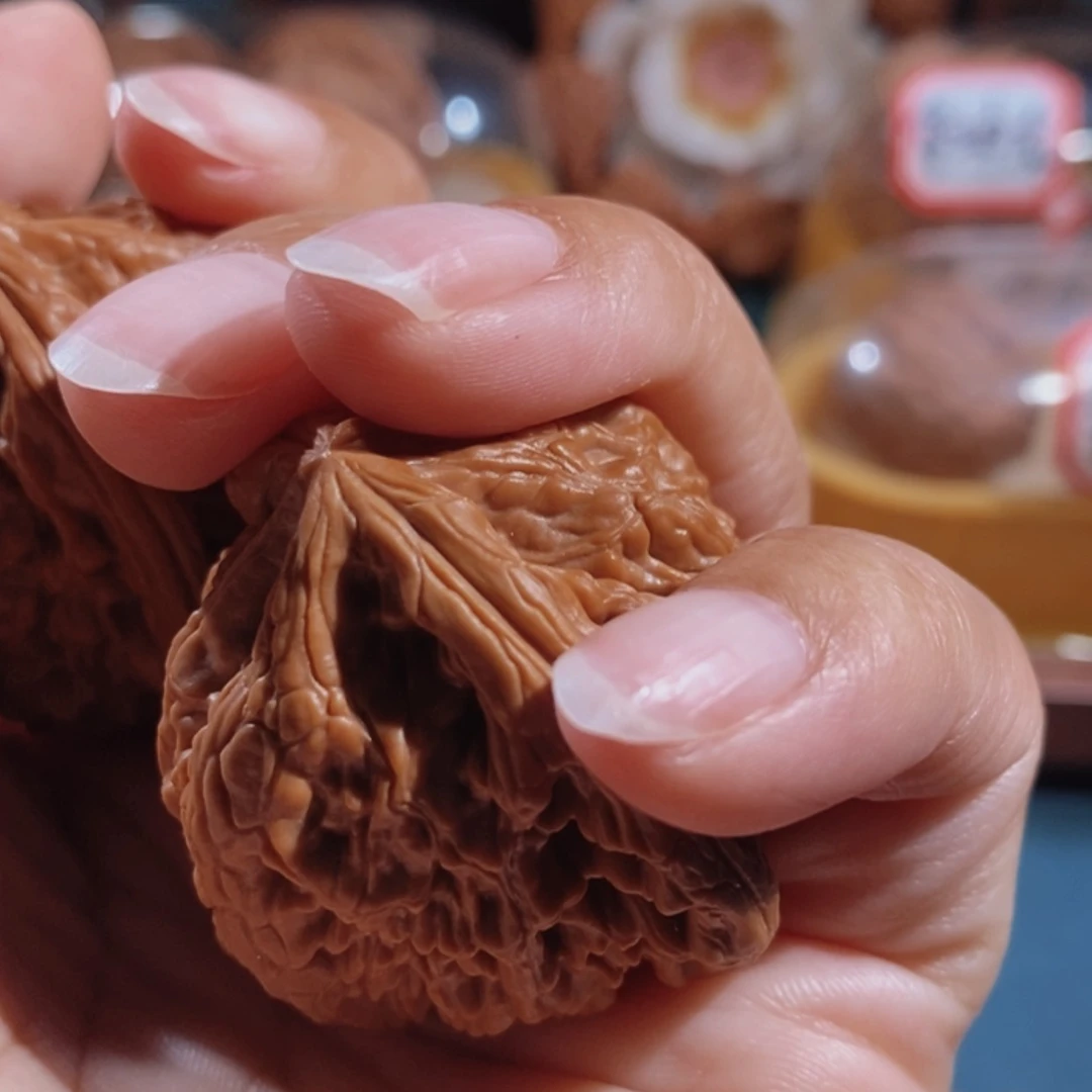 【闪购商品】文玩核桃吊坠哈*虎头王