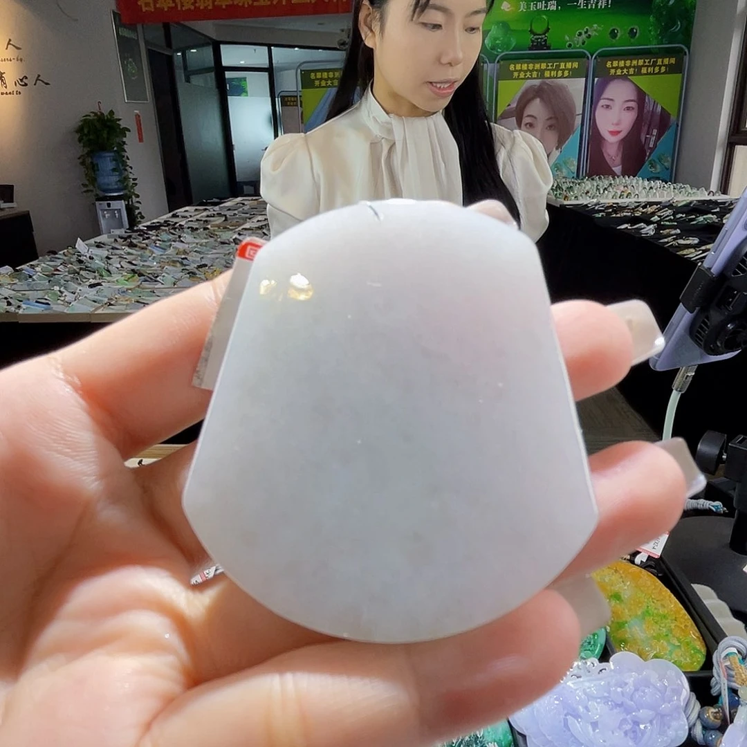 颈饰未镶嵌翡翠一