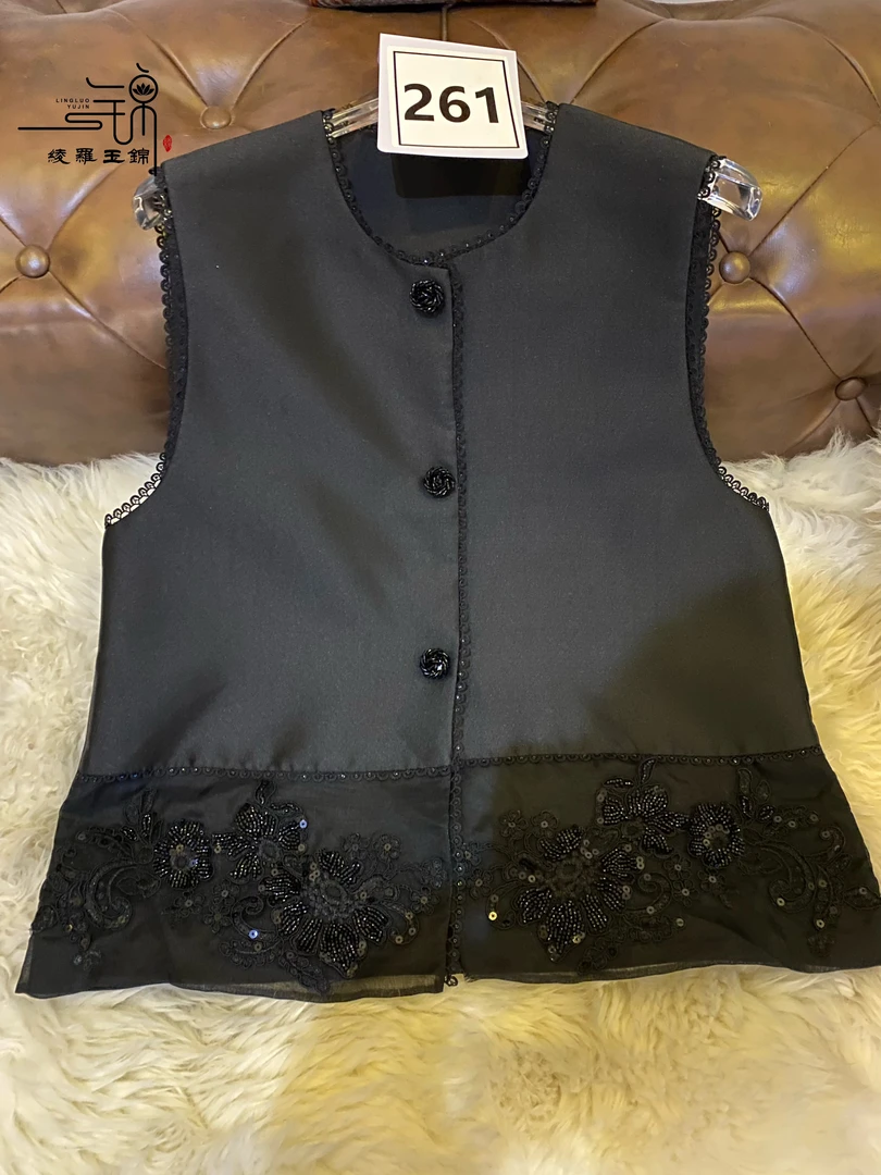 “261”桑蚕丝重工拼接珠光刺绣轻奢马甲
