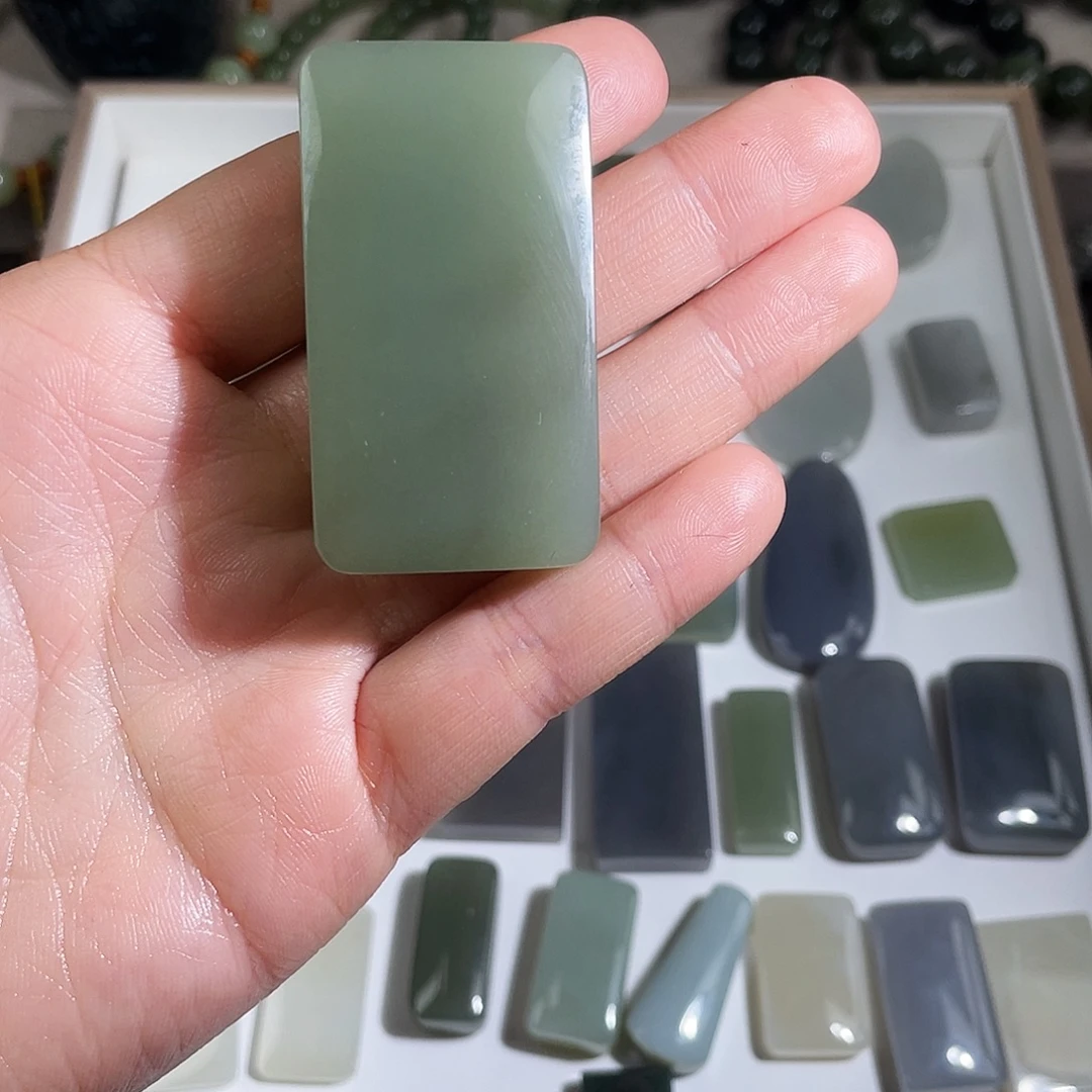 @***哥和田玉未镶嵌颈饰