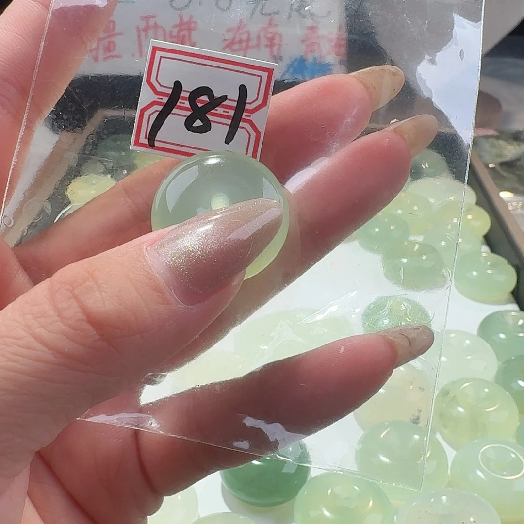 蛇纹石玉颈饰合金精美礼品