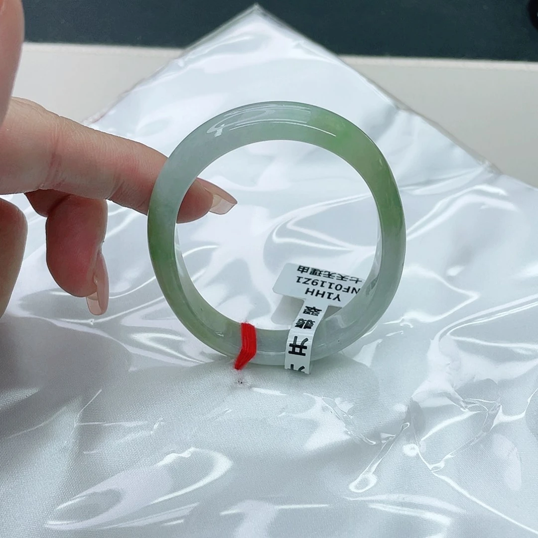 翡翠手镯未镶嵌贵妃55