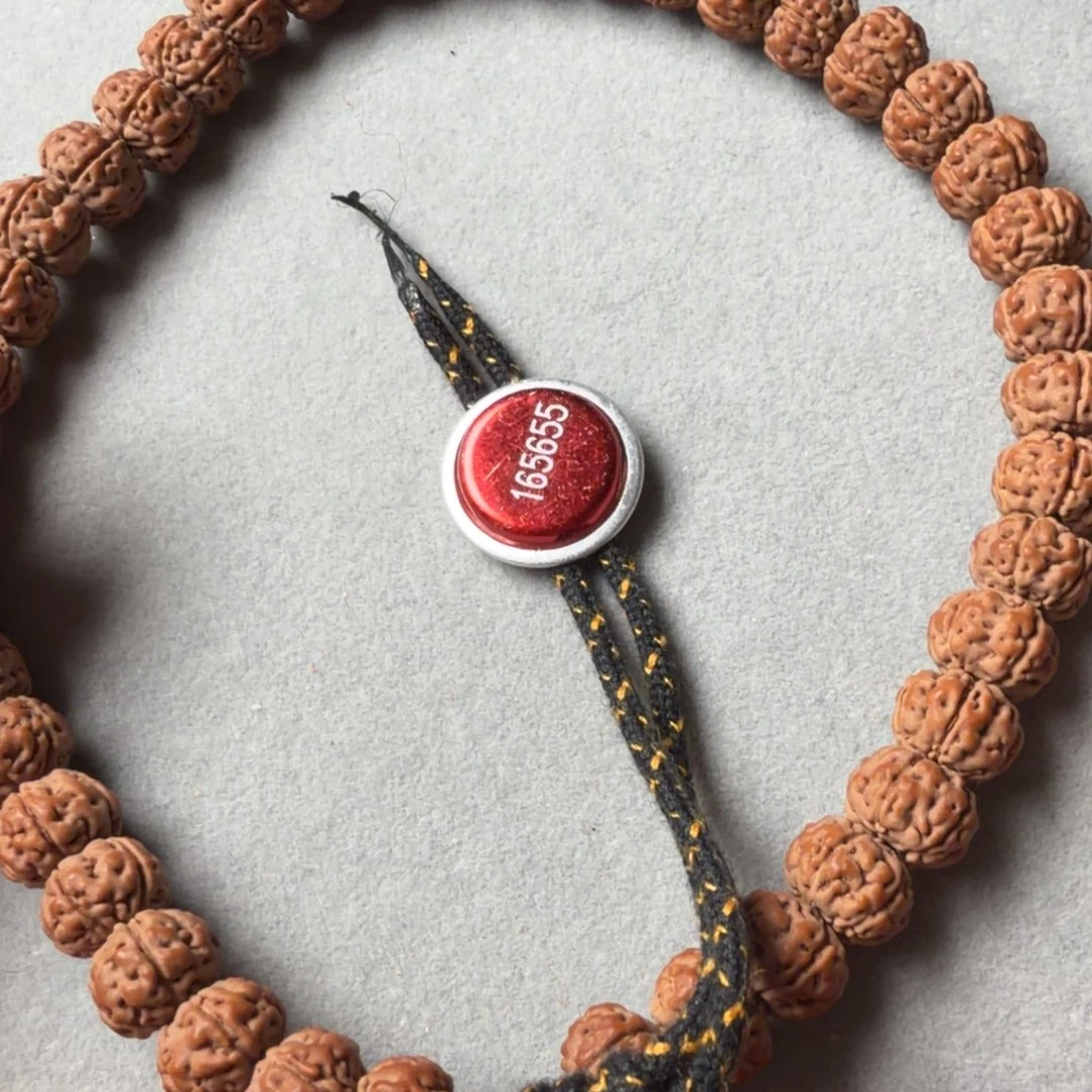 昌***修金刚菩提吊坠老树王手持 9+