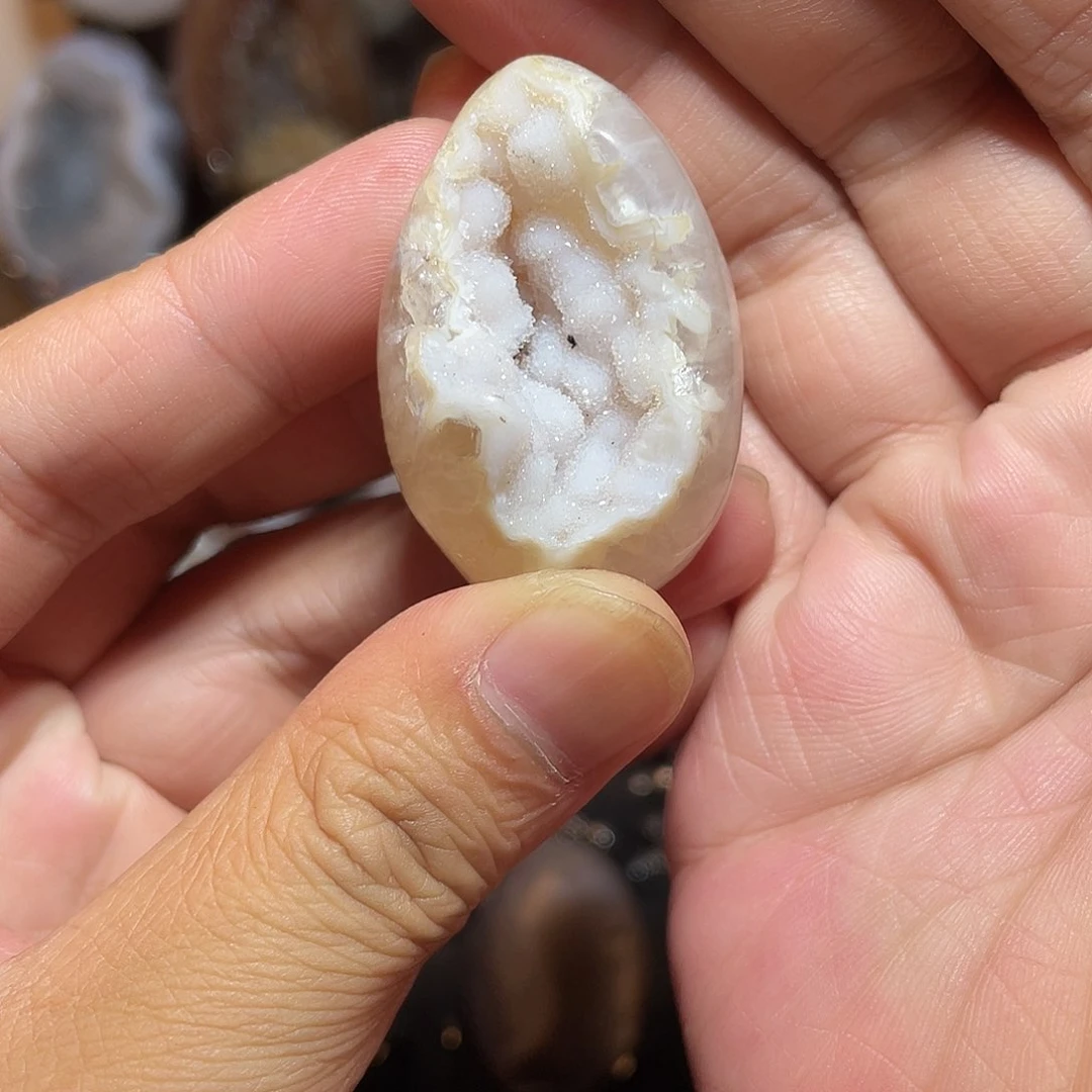 未镶嵌水晶大型摆件（非配饰）