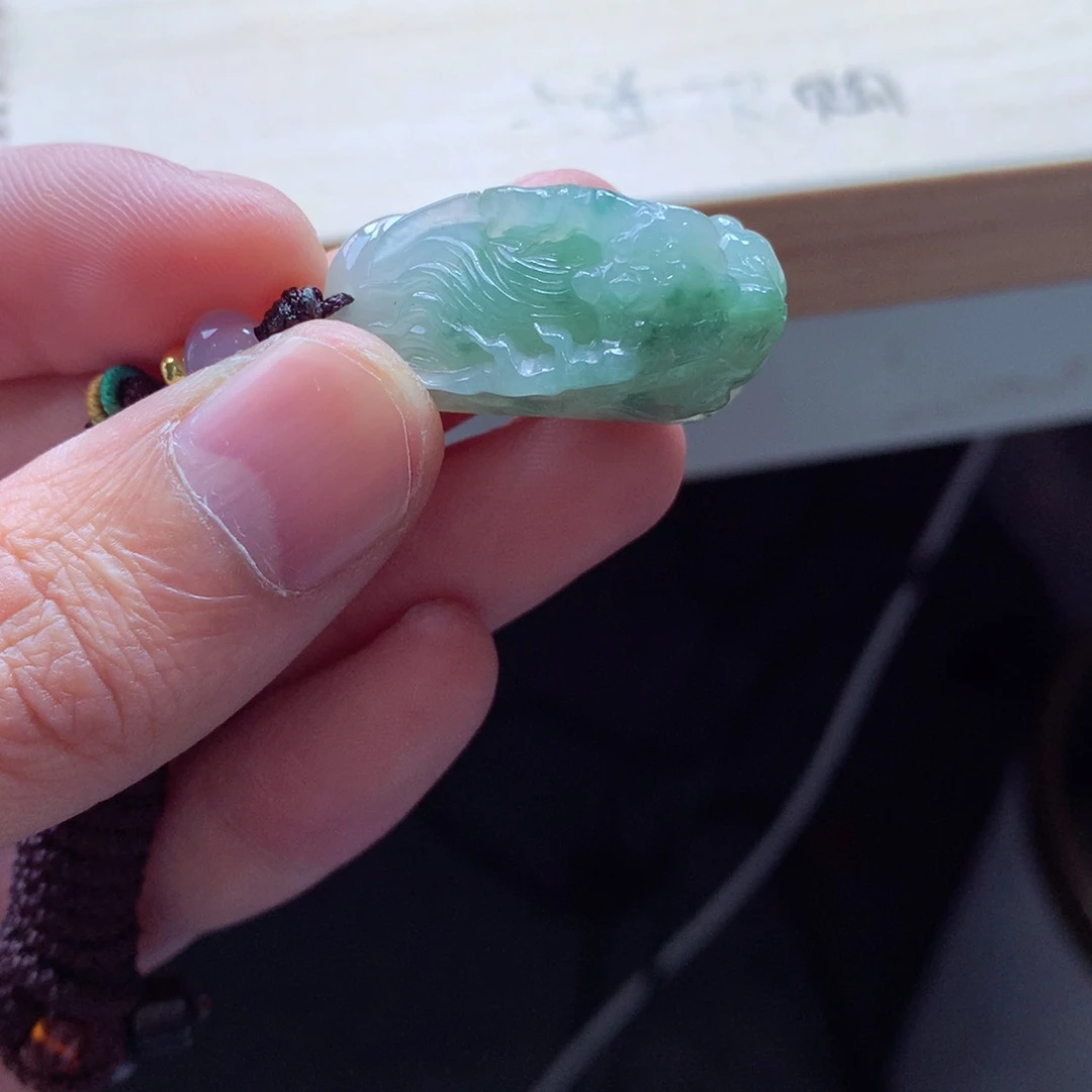 翡翠颈饰未镶嵌吊坠