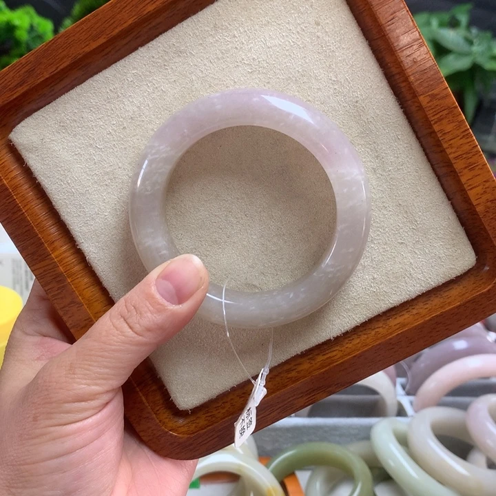 石英质玉（佘太翠）未镶嵌手镯54