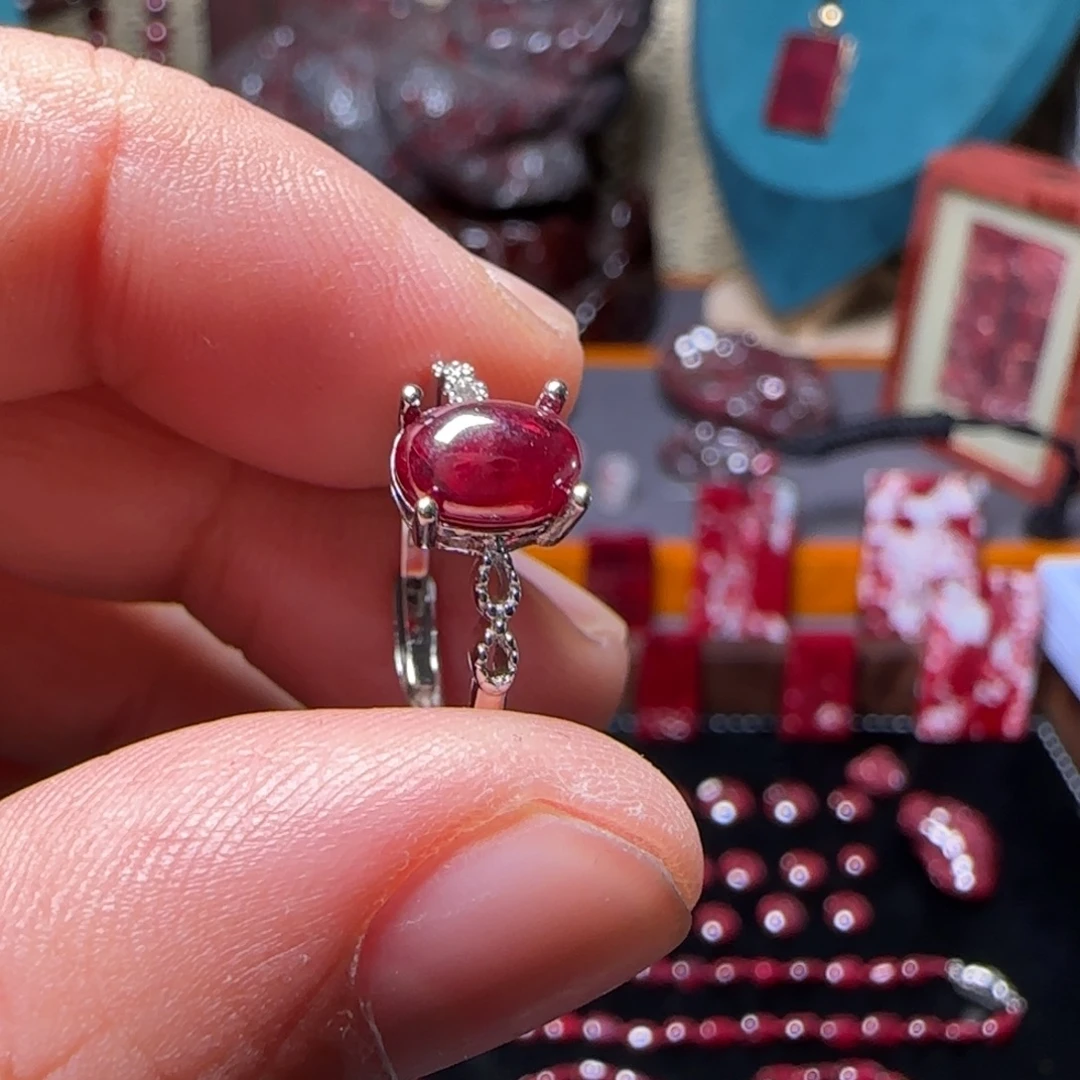 天然辰砂晶体戒指