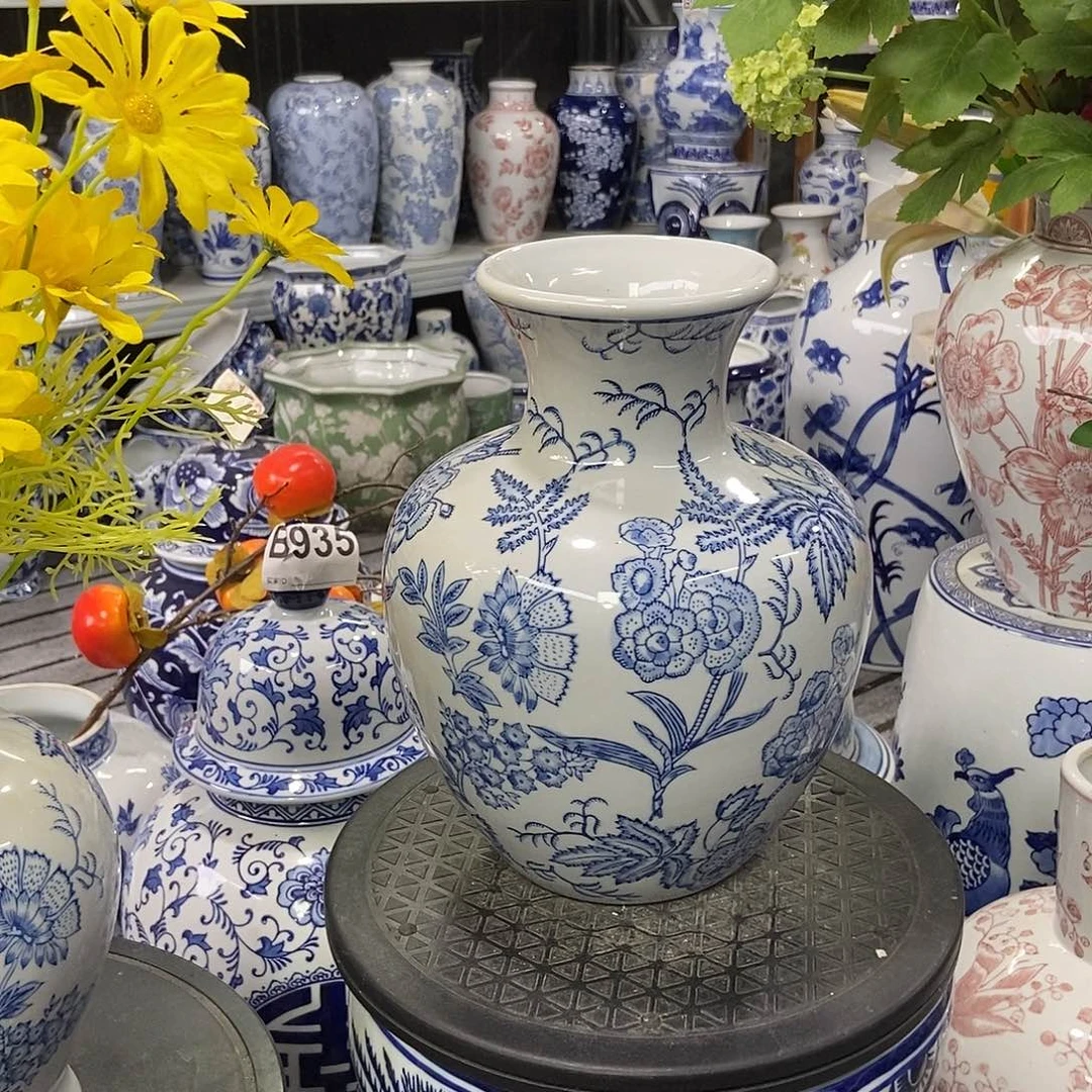 摆件花瓶手绘釉下彩