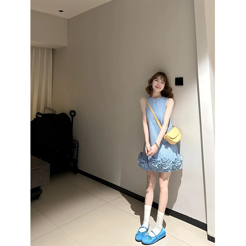 连衣裙女款爆款2025新款高级感时尚花朵装饰设计夏季显瘦背心裙