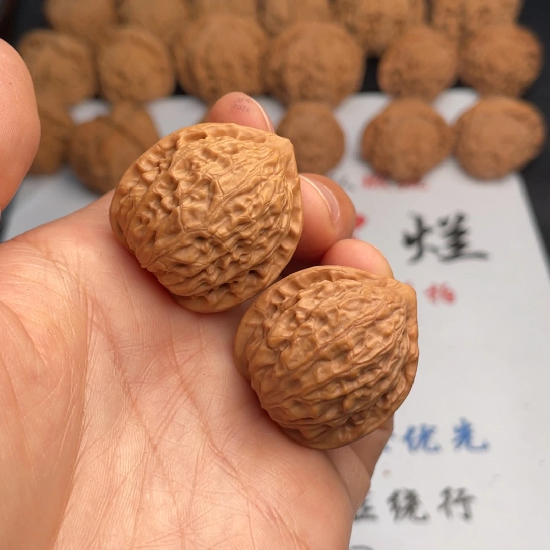 文玩核桃吊坠910。39金牛