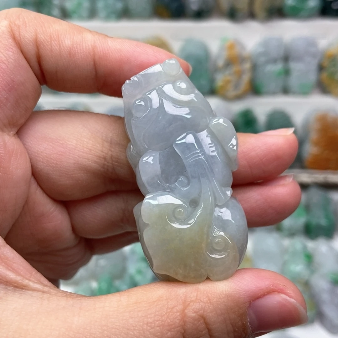 翡翠未镶嵌吊坠(赠链)