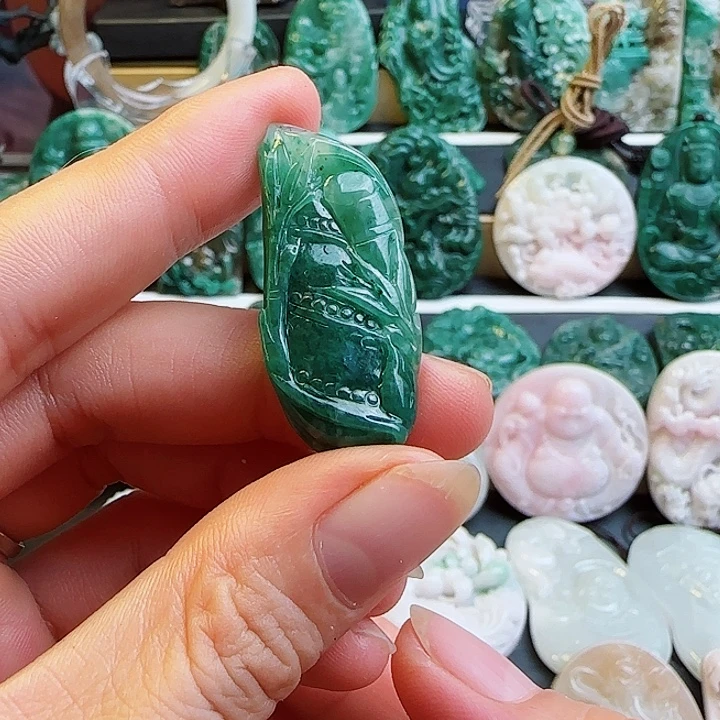 未镶嵌独山玉颈饰