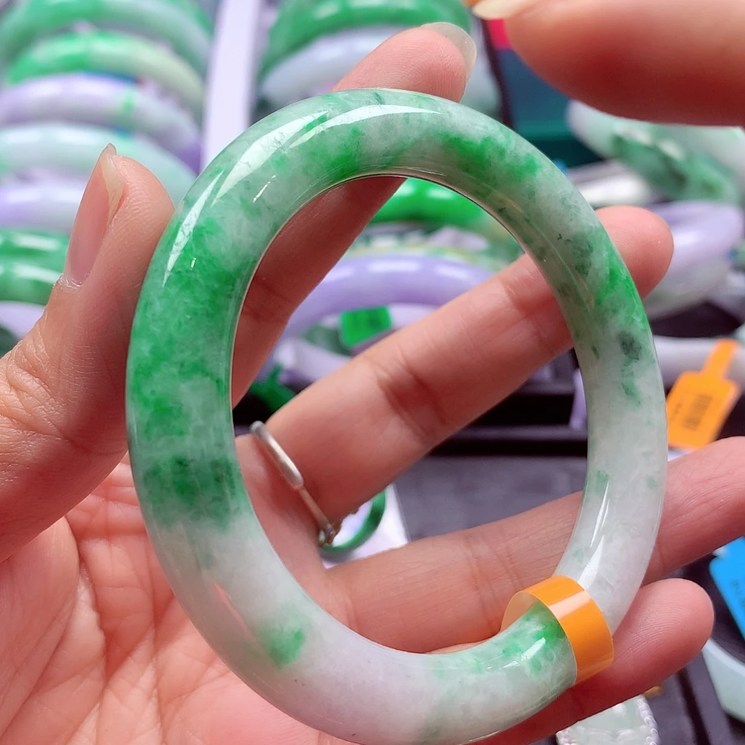 翡翠未镶嵌手镯翡翠