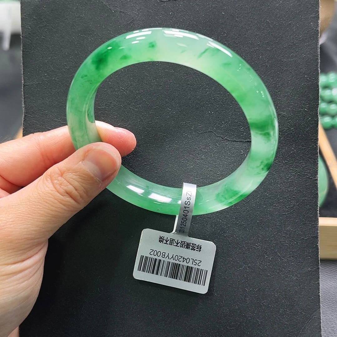 石英质玉（非洲翠）未镶嵌手镯➕小甜58.5