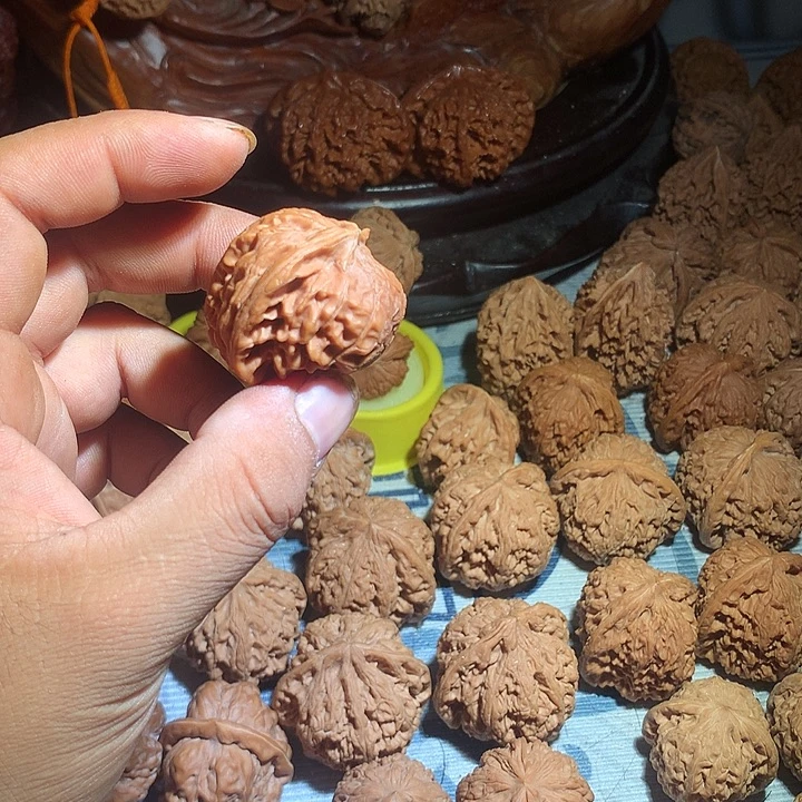 每****文玩核桃把件蛇头