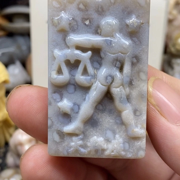 硅化珊瑚（珊瑚玉）未镶嵌颈饰