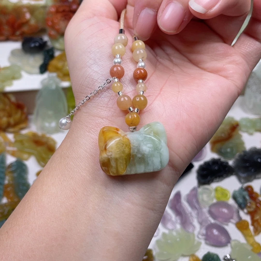 蛇纹石玉未镶嵌颈饰