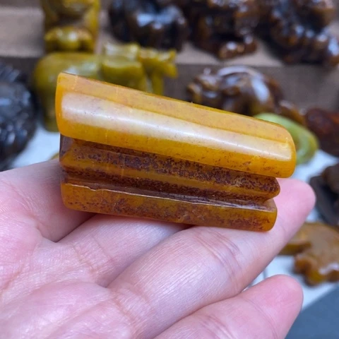 蛇纹石玉未镶嵌颈饰50