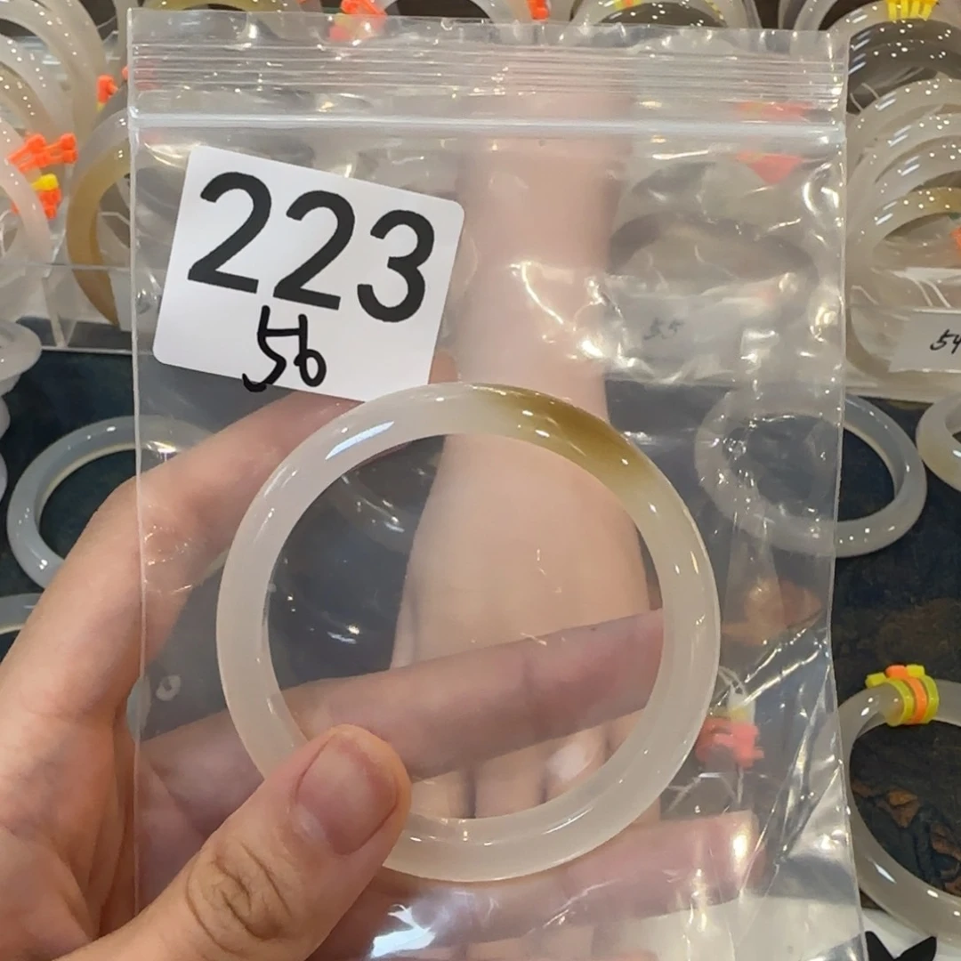 玛瑙/玉髓手镯未镶嵌关****?223