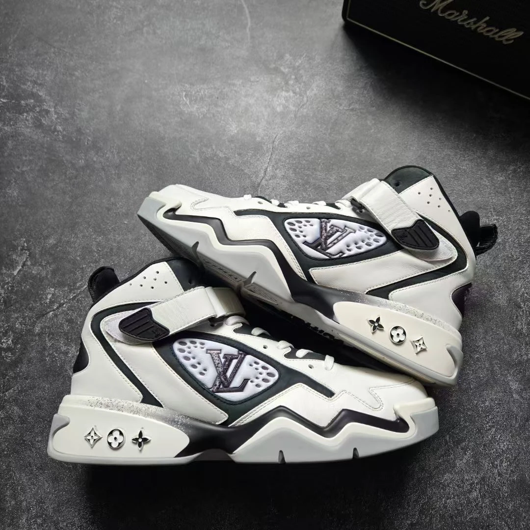 99新 LouisVuitton/路易威登 41码 TRAINER2 黑白泼墨 鞋
