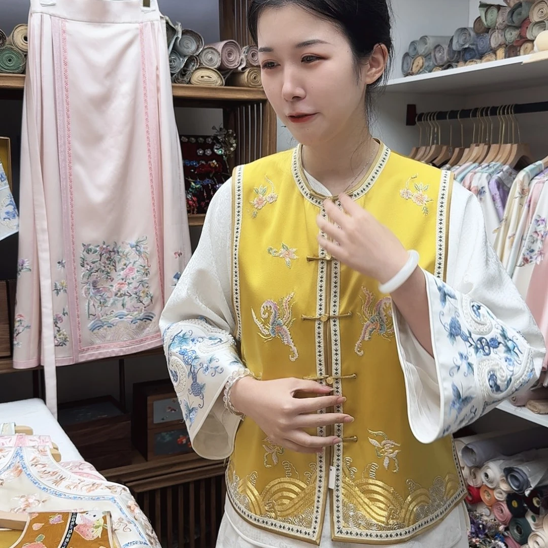 苏绣马甲秋香色108