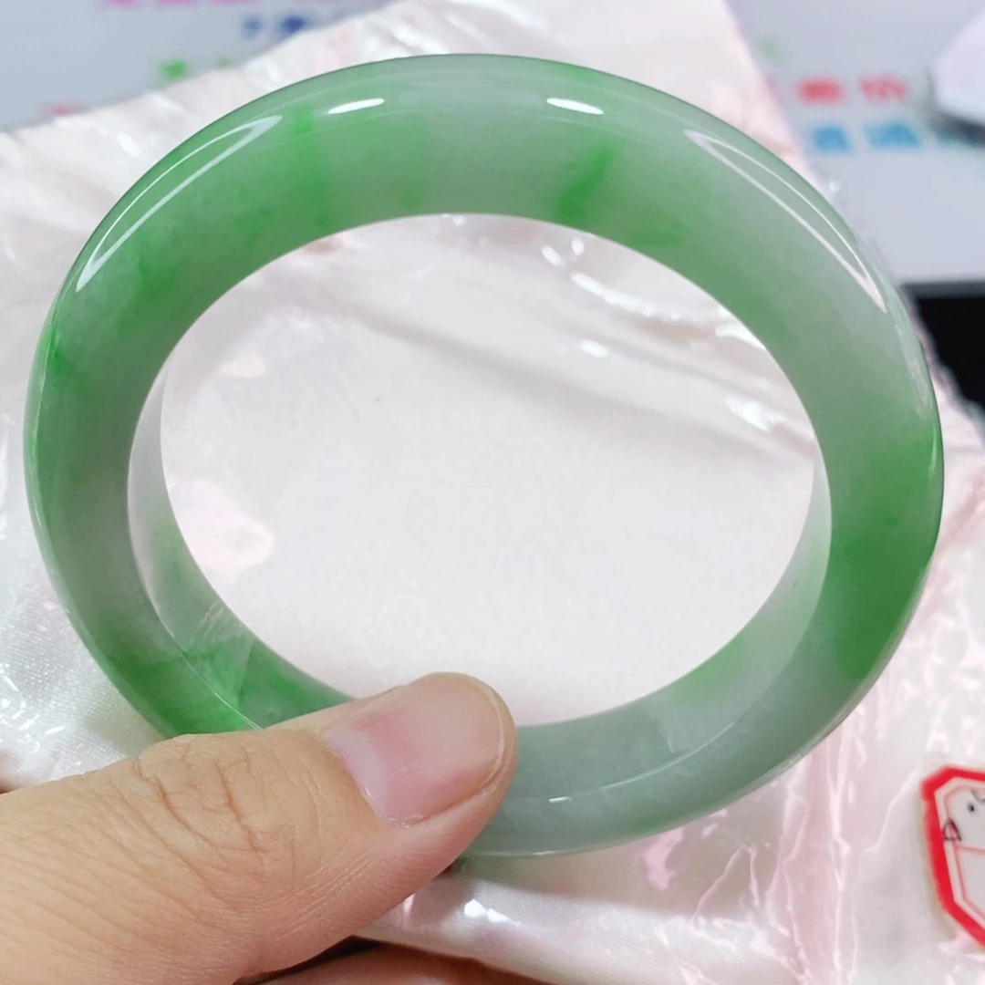 未镶嵌手镯翡翠57圈口完整毕业