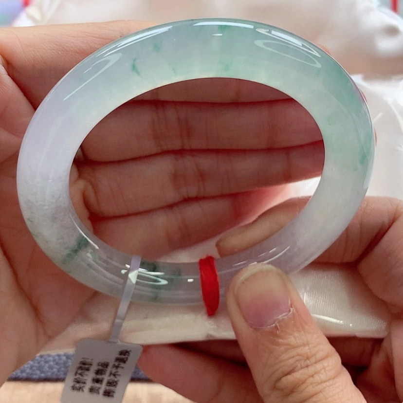 【闪购商品】翡翠手镯（圆镯）未镶嵌高冰飘绿花毕业高货A