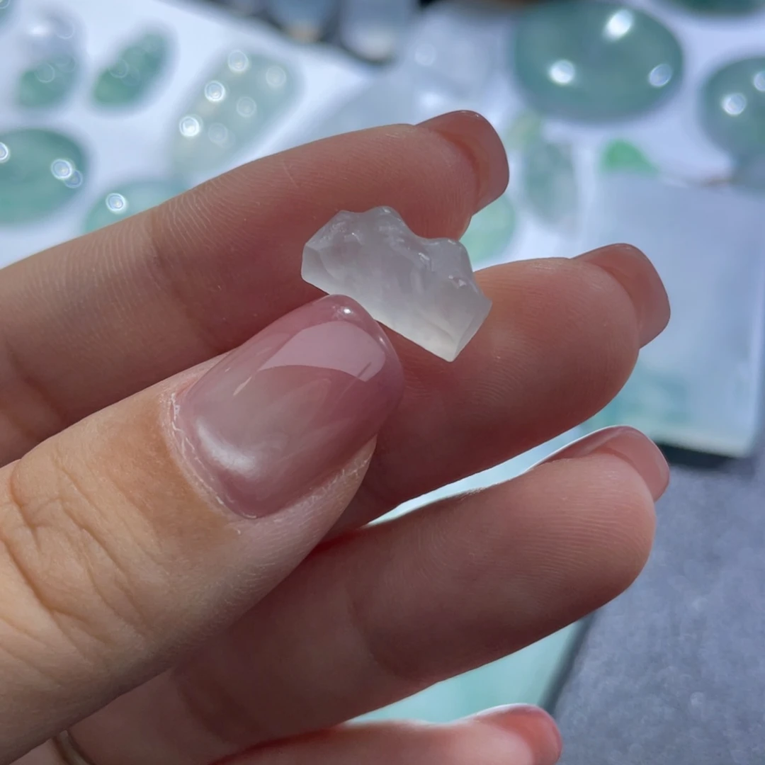定制翡翠未镶嵌山峰