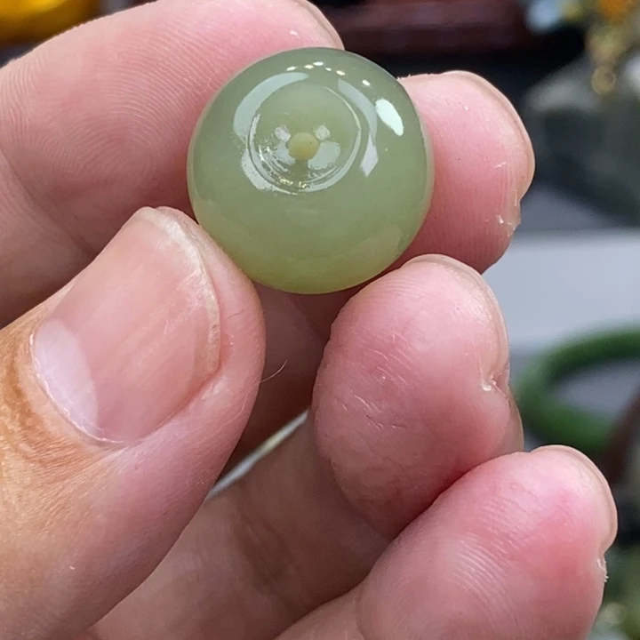 和田玉未镶嵌车挂
