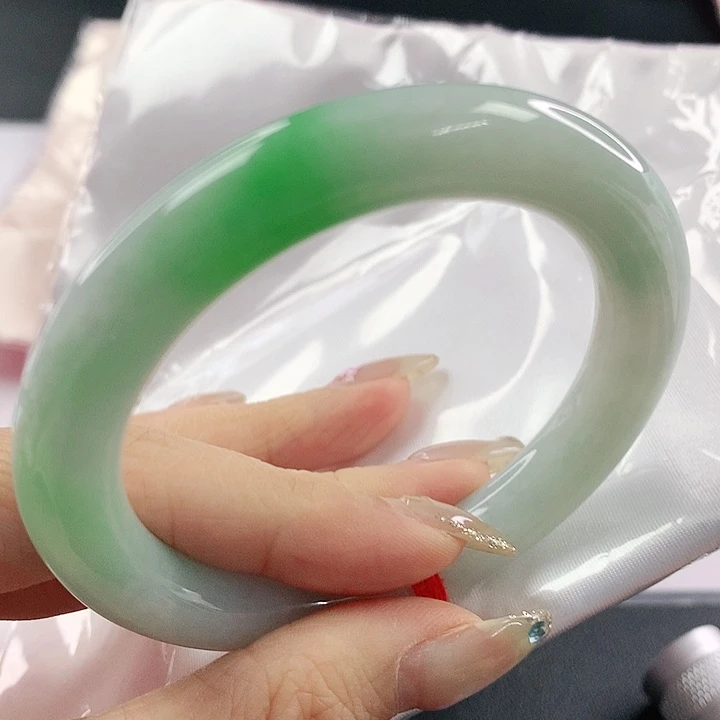 未镶嵌手镯翡翠，945