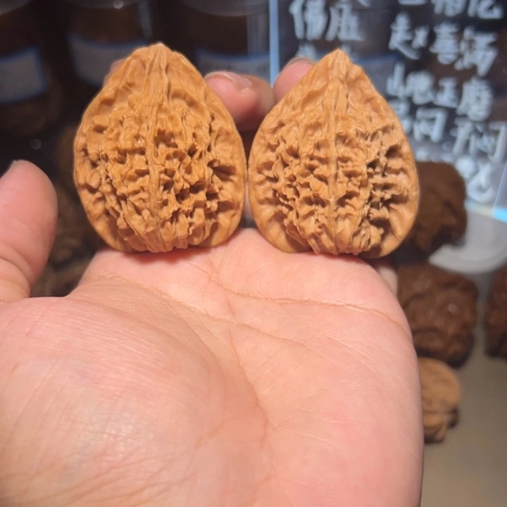 文玩核桃吊坠39.40霸王枪练手对