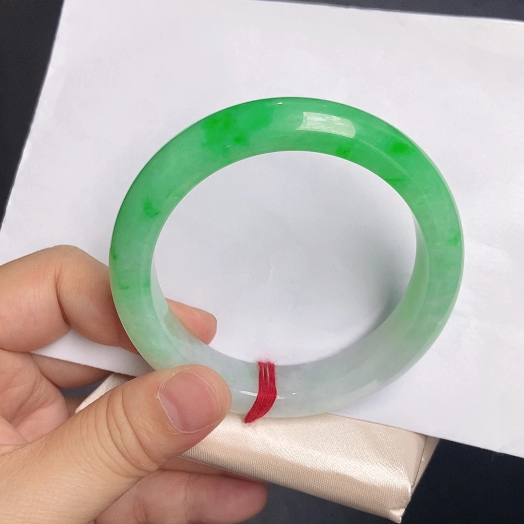 翡翠手镯未镶嵌56.8正