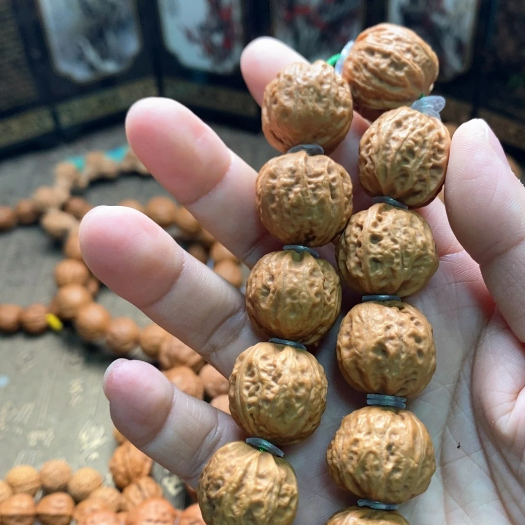 文玩核桃手串文玩核桃鱼鳞纹